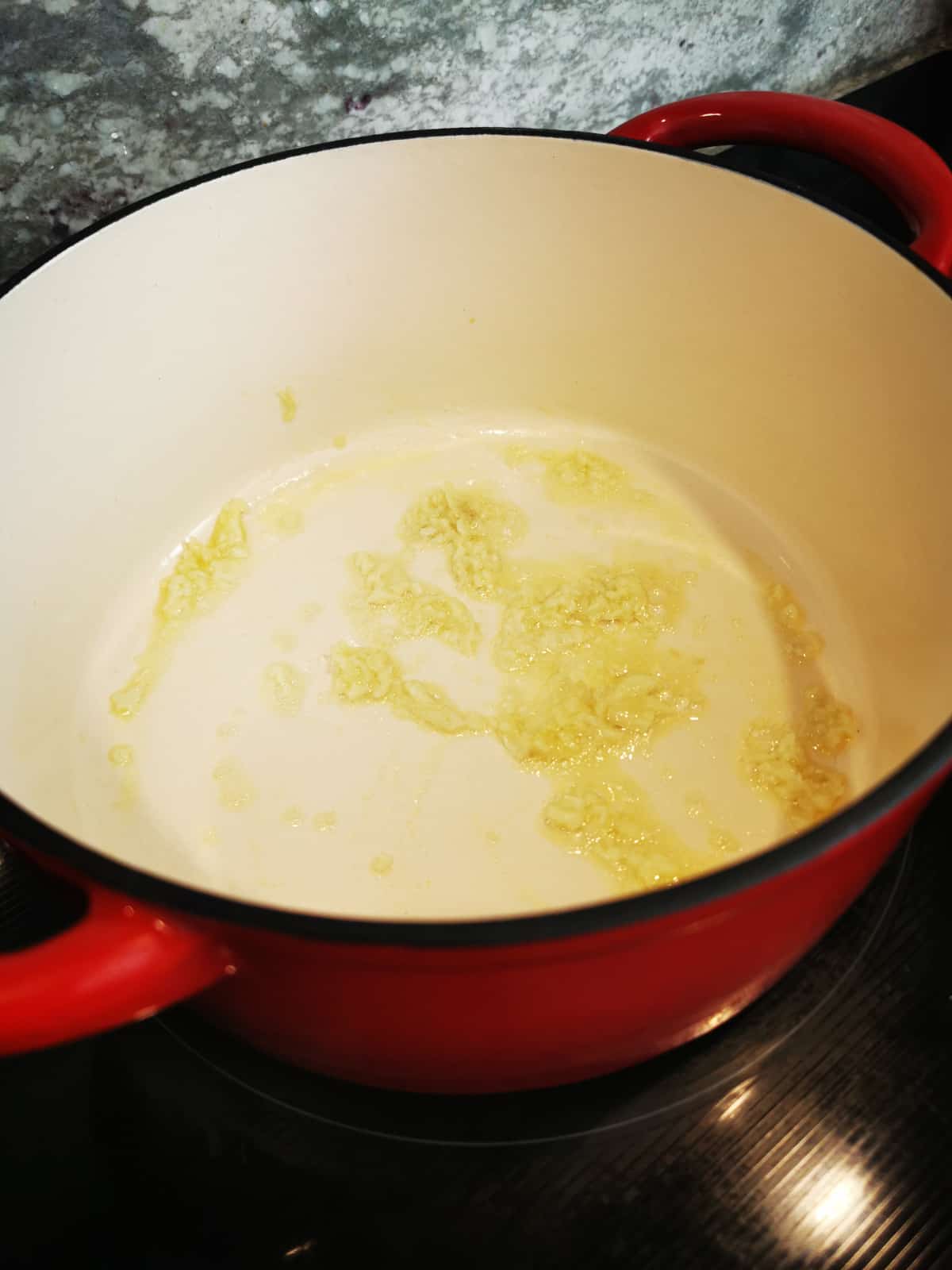 minced garlic sateeing in pot